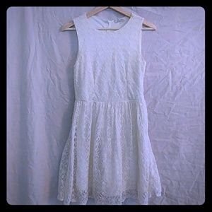 Beautiful ivory lace sleeveless dress